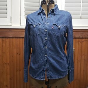 Levi's Red Tab shirt Size M